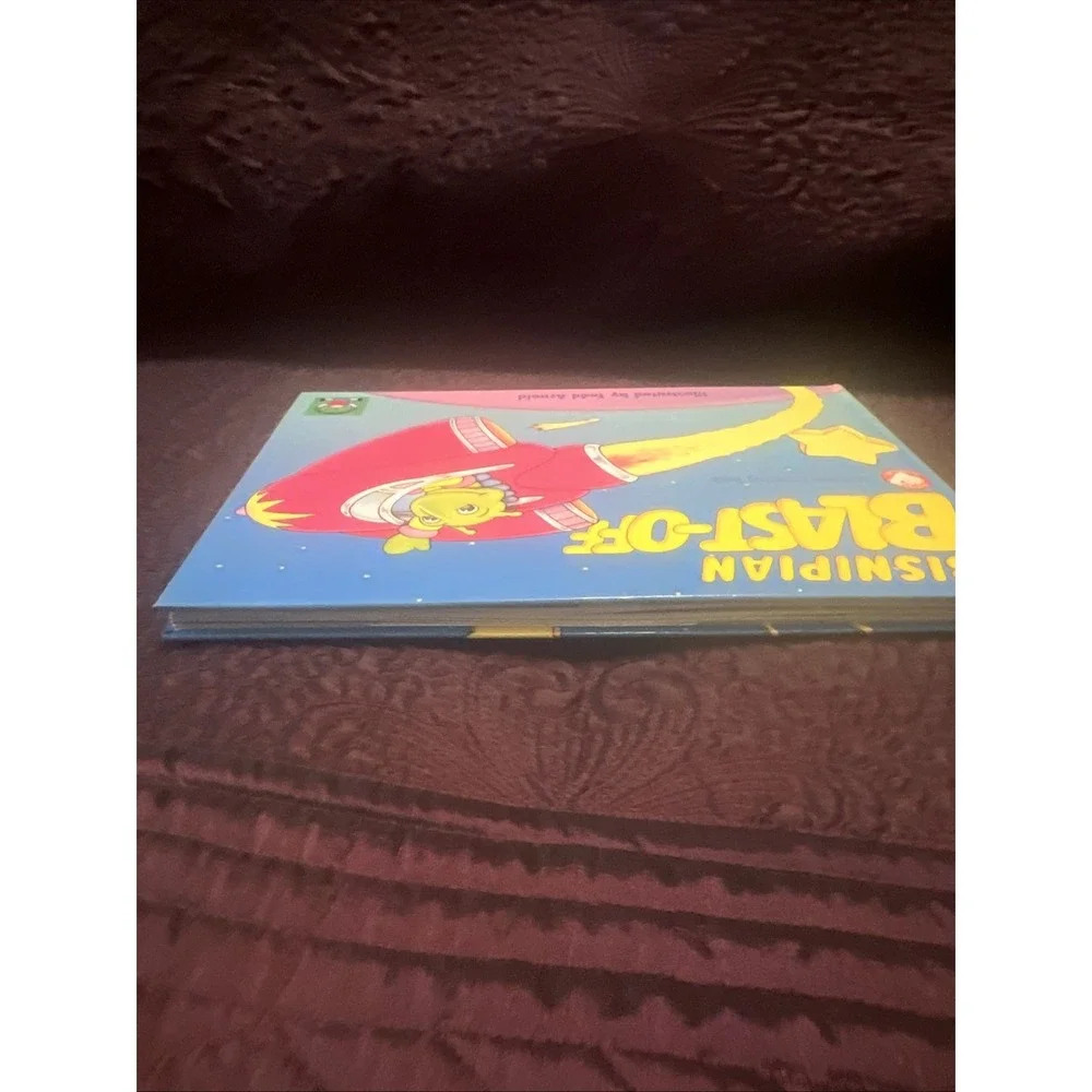 Discovery Books Bisnipian Blast-Off An Action Counting Book by Laurie Abel Popup